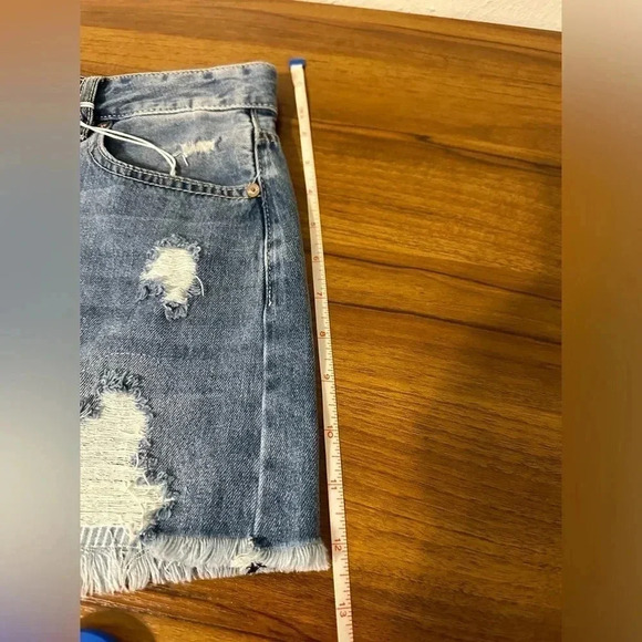 Kancan Women’s Renee High Rise Medium Wash Denim Distressed Boho Shorts Size 7 - Picture 9 of 15